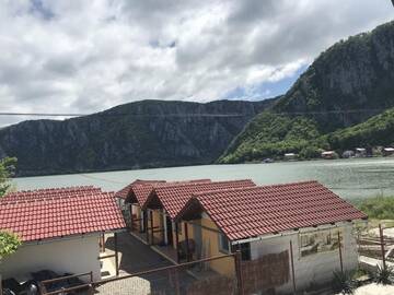 Фото номера Дом с 4 спальнями Дома для отпуска Casa Panoramic г. Дубова 5
