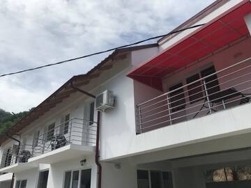 Фото номера Дом с 4 спальнями Дома для отпуска Casa Panoramic г. Дубова 3
